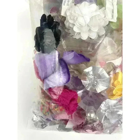 Flowers Rose Acrylic Diamonds Craft Resins Assorted Random Lot 13OZ Destash Bulk - Picture 1 of 11